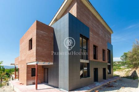 Casa en venta de obra nueva en Vallromanes – BCN, 307 mt2, 4 habitaciones