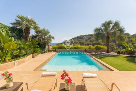 Casa en venta en Arenys de Mar con espectaculares vistas al mar, 387 mt2, 4 habitaciones