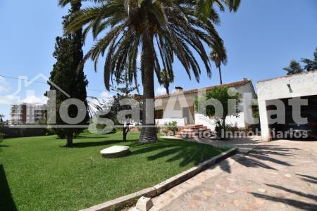 Precioso chalet con VISTAS AL MAR, GARAJE, JARDÍN y amplia parcela, 245 mt2, 3 habitaciones