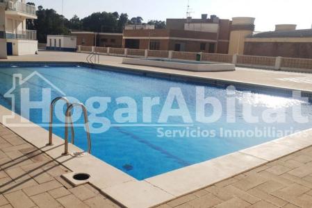 SEMIREFORMADO CON PISCINA, GARAJE Y TRASTERO cerca de la Playa, 82 mt2, 3 habitaciones