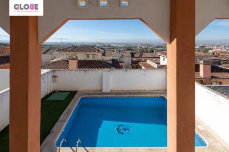 Preciosa casa con piscina y vistas despejadas en Peligros, 280 mt2, 4 habitaciones
