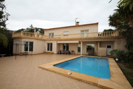 Villa se vende en Moraira con vistas al mar, 289 mt2, 4 habitaciones