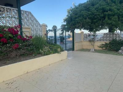 Apartamento reformado de 1 habitación en primera línea de playa en Benalmádena, 34 mt2, 1 habitaciones