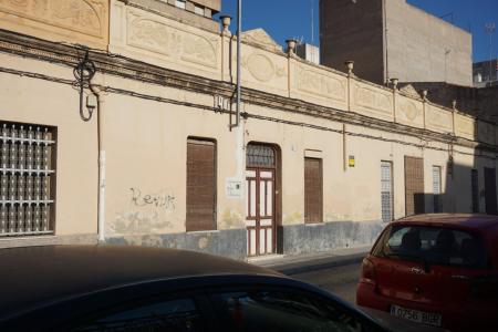 CASA INDEPENDIENTE, CON ENCANTO EN EL CENTRO DE LA CIUDAD DE ELDA, 100 mt2, 3 habitaciones