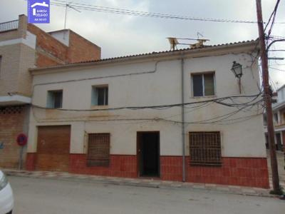 Inmobiliaria Garcia Delgado vende casa en Loja., 120 mt2, 4 habitaciones