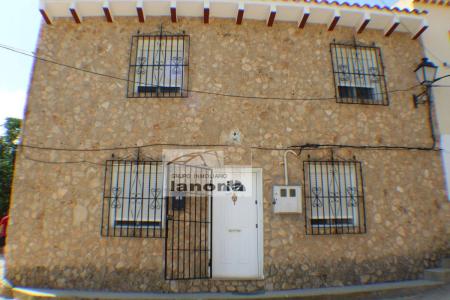 Se vende casa en PÉTROLA (Albacete), 175 mt2, 5 habitaciones