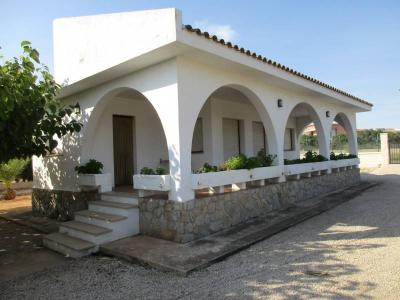 Chalet en venta en Roquetes zona  urbanización Pilans, con piscina y garaje, 83 mt2, 3 habitaciones