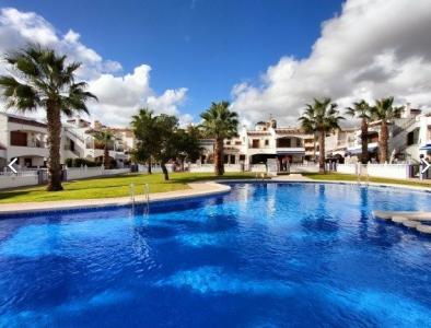 Apartamento con 2 dormitorios y 2 baños en una urbanizacion cerrada en Playa Flamenca!, 78 mt2, 2 habitaciones