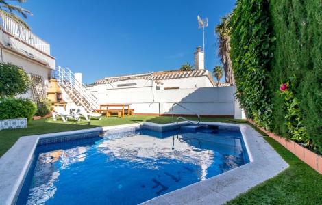 Se vende magnífico chalet en Mar de Cristal con piscina propia, 187 mt2, 4 habitaciones