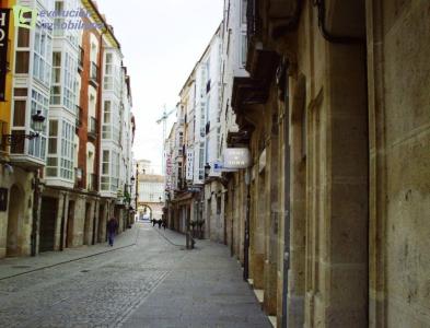 En Burgos, Calle San Juan. precioso piso de tres dormitorios, dos baños reformadisimo, 125 mt2, 3 habitaciones