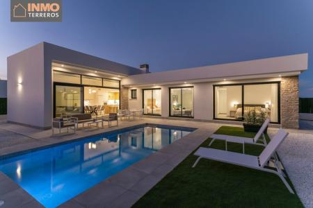 Moderna villa independiente con piscina privada en Calasparra, 118 mt2, 3 habitaciones