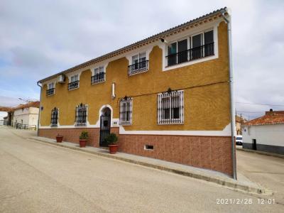 ESTUPENDA CASA EN LA SOLANA, CON 5 DORMITORIOS, 2 BAÑOS Y UNA ESTUPENDA BODEGA, 180 mt2, 5 habitaciones