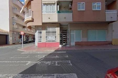 Piso en venta en Calle VICENTE BLASCO IBAÑEZ, Torrevieja, 194 mt2, 4 habitaciones