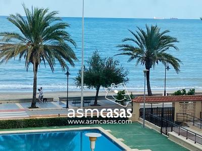 Inmobiliaria en Benicasim vende apartamento en primera linea de la playa, 133 mt2, 3 habitaciones