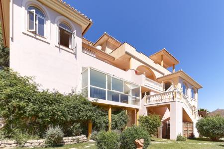 Villa espléndida de 6 dormitorios y 5 baños en La Mairena, Marbella-Ojén, 590 mt2, 6 habitaciones