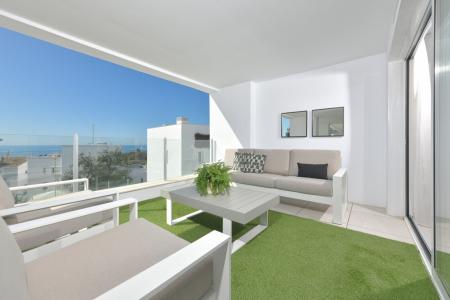 Piso de 3 dormitorios nuevo a estrenar en la parte alta de Los Monteros, Marbella, 209 mt2, 3 habitaciones
