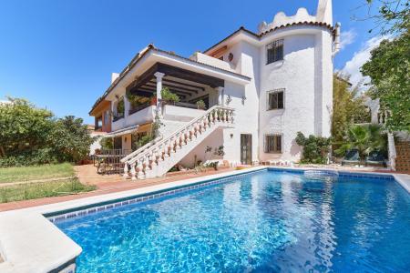 Gran villa en el centro de Marbella, perfecta ubicación, 8 dormitorios y jardín con piscina privada, 577 mt2, 8 habitaciones