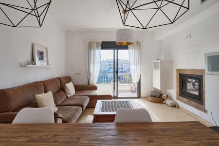 Chalet adosado de 4 dormitorios con vistas al mar y la montaña, y garaje privado doble, 331 mt2, 4 habitaciones