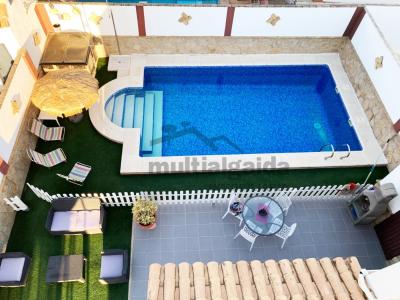 PRECIOSO CHALET CON PISCINA, 125 mt2, 4 habitaciones