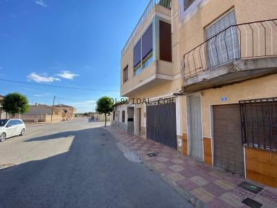 INMOBILIARIA SOL 8 VIDAL VENDE CASA PARA REFORMAR EN EL CENTRO DE JACARILLA.  LA PROPIEDAD SE DIVIDE, 100 mt2, 2 habitaciones