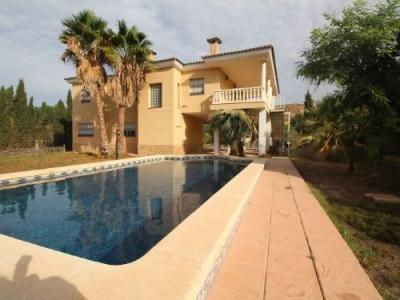 Grandioso chalet con permiso de ampliación y piscina en San Vicente, Alicante., 220 mt2, 4 habitaciones