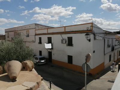 CASA IDEAL EN PLENO CENTRO DE ALMODOVAR DEL RIO!!!, 219 mt2, 4 habitaciones