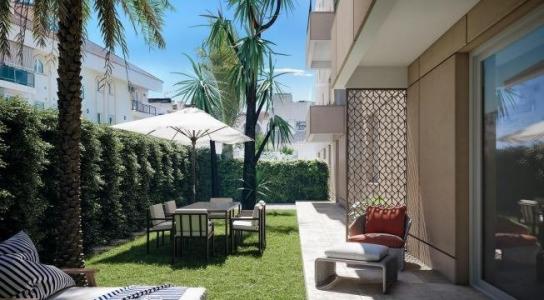 MARAVILLOSO APARTAMENTO EN PLANTA BAJA  CON JARDÍN Y PISCINA EN ARROYO DE LA MIEL, 168 mt2, 3 habitaciones