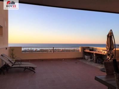 Apartamento en venta en el Golf Doña Julia con vistas al mar, 130 mt2, 3 habitaciones