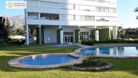 Zona Poniente – Bonito y amplio apartamento de 83m2 ubicado en preciosa urbanización con piscina, 83 mt2, 2 habitaciones