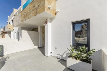 Duplex de 2/3 dormitorios con jardín privado, parking y piscina comunitaria en Bigastro, 149 mt2, 3 habitaciones