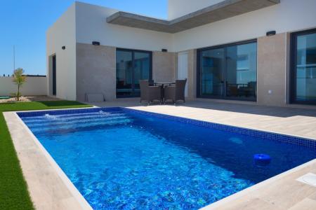 VILLA 3 DORMITORIOS 2 BAÑOS  EN UNA PLANTA CON PISCINA PRIVADA  EN DAYA NUEVA ( ALICANTE), 106 mt2, 3 habitaciones