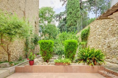 Todo es posible !!!  con jardin en el centro de Figueres, 134 mt2, 3 habitaciones