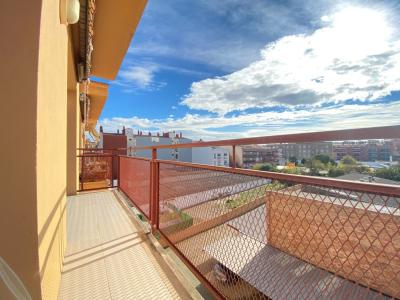 Fantástico dúplex con parquing y trastrero en Figueres, 109 mt2, 2 habitaciones