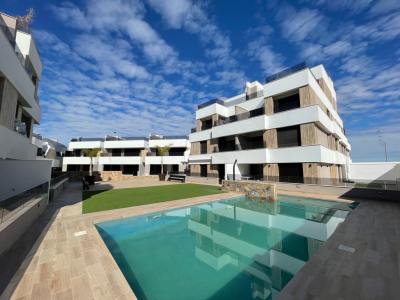 Último apartamento bajo en residencial, piscina y jardines comunales, LLAVE EN MANO, en San Javier, 85 mt2, 2 habitaciones