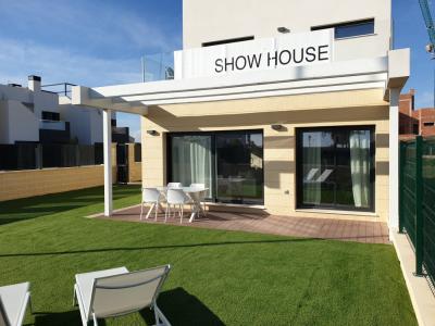 Villas concepto abierto con parcela independiente en complejo residencial Los Alcazares, Murcia, 171 mt2, 3 habitaciones