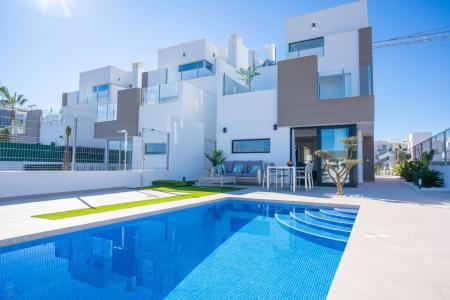 Última villa 125 m2, parcela de 240 m2, piscina privada, solárium, LLAVE EN MANO, el Raso, Guardamar, 125 mt2, 3 habitaciones