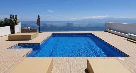 Villa con piscina y vistas excepcionales al mar, 280 mt2, 3 habitaciones