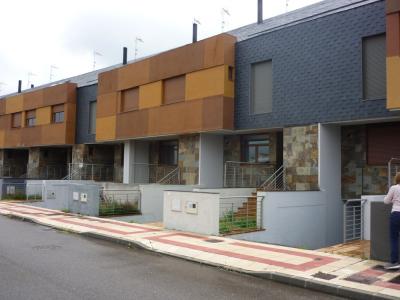 CHALET ADOSADO EN SAN ANDRES DEL RABANEDO., 259 mt2, 3 habitaciones