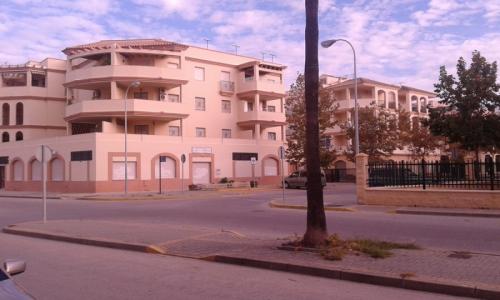 Local comercial disponible en venta para enfocar el tipo de negocio que desee..., 100 mt2