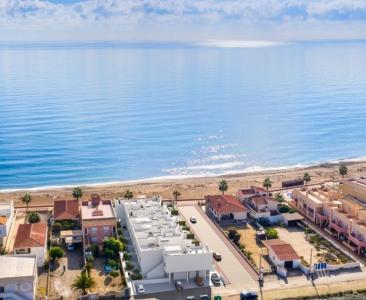 Pisos nuevos en 1ª línea de mar Pozo del Esparto (Costa de Almería), 135 mt2, 2 habitaciones