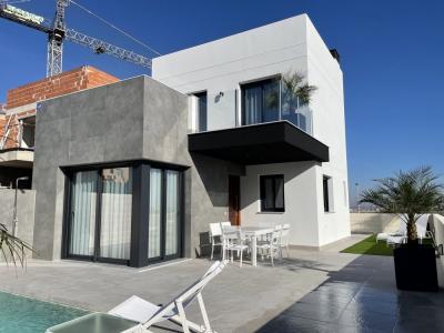 VILLAS DE OBRA NUEVA EN LOS ALTOS DE TORREVIEJA, 175 mt2, 3 habitaciones