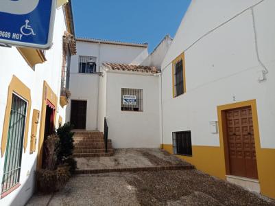 CASA EN EL CENTRO DE ALMODOVAR DEL RIO, 165 mt2, 3 habitaciones