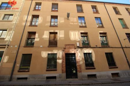Excelente piso exterior en el Centro de Segovia, calle Independencia, 150 mt2, 5 habitaciones