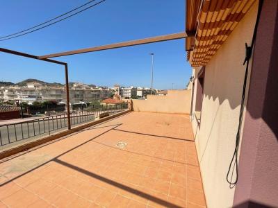 Coqueto apartamento con vistas despejadas en Los Collados con una gran terraza y pérgola, 60 mt2, 2 habitaciones