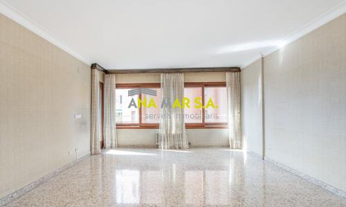 Piso de 4 habitaciones en venta en Figueres, 179 mt2, 4 habitaciones