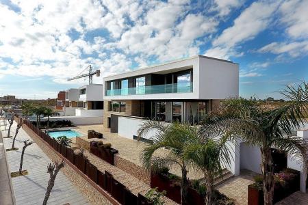  ​Villa de lujo en primera línea de playa en Pilar de La Horadada. Alicante , 539 mt2, 7 habitaciones