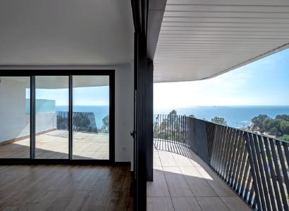 Planta Baja  con grande  terraza en primera línea de playa y Vista al Mar en Villajoyosa (alicante)., 127 mt2, 3 habitaciones