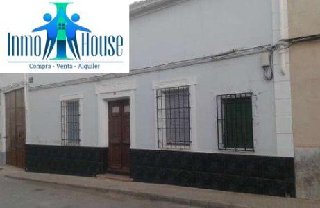 Inmohouse vende casa en La Gineta, 600 mt2, 5 habitaciones