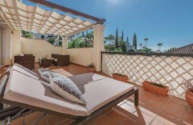 Se vende adosado de 3 plantas en Nueva Andalucía (Marbella), 257 mt2, 3 habitaciones