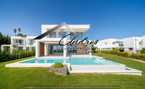 Villa  en   venta  en Marbella,  lista  para  entrar  y  vivir, 240 mt2, 3 habitaciones
